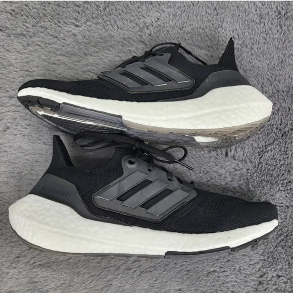 New Adidas Black Ultraboost 22 Running Shoes Women's Size 7